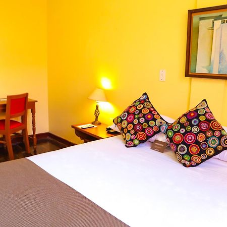 Dm Hoteles Ayacucho Bagian luar foto